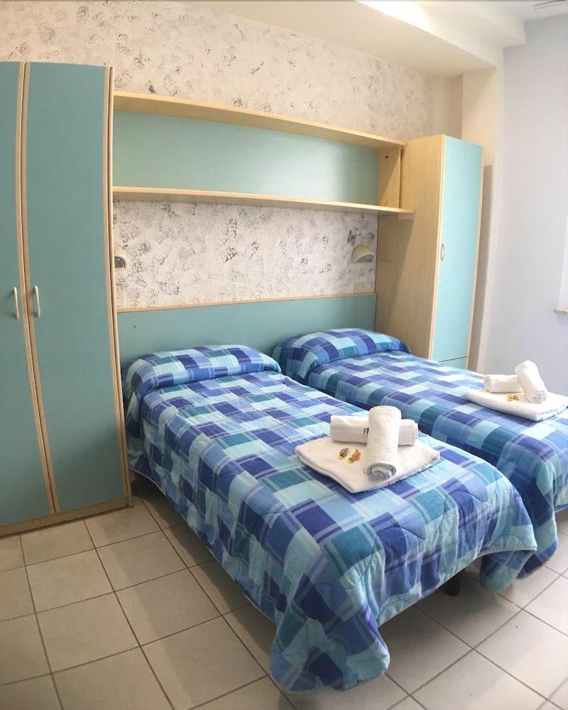 Hotel New Happy Rimini Exterior foto