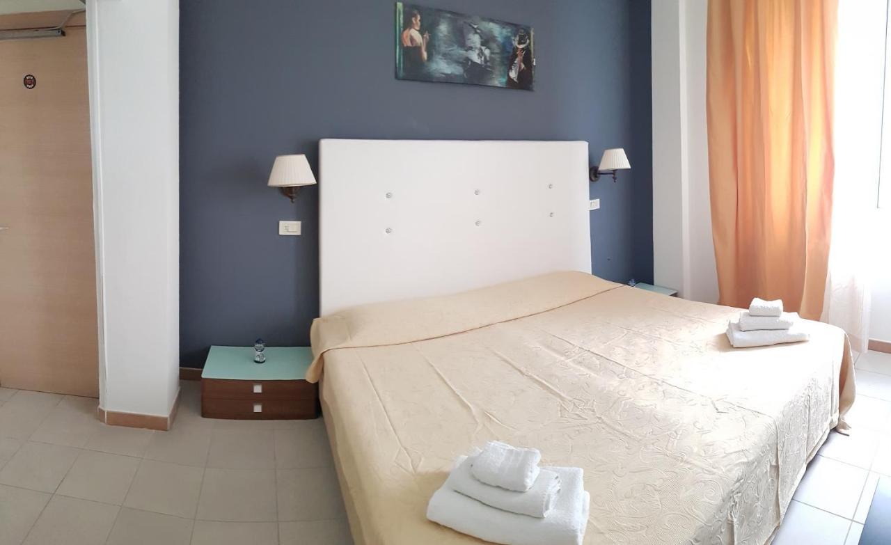 Hotel New Happy Rimini Exterior foto